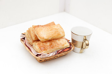 слойки с сахаром