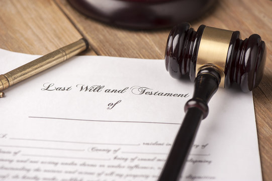 Last will and testament form with gavel