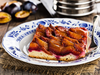 Zwetschgendatschi - plum cake