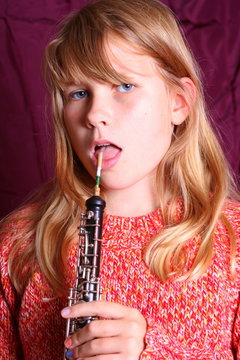 M&auml;dchen mit Oboe