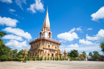 Fototapeta na wymiar PHUKET, THAILAND-AUGUST 29, 2015 Phra Maha Chedi at Wat Chalong