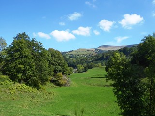 Fototapeta na wymiar vallée de la Cère, Cantal
