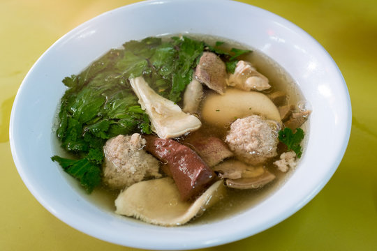 Soup with congealed pork blood, minced pork and pork organ 