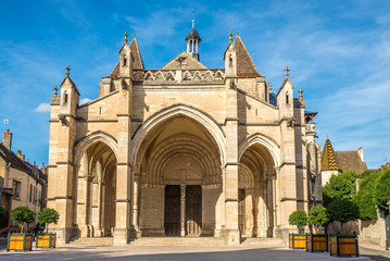 Fototapeta na wymiar Basilica Notre Dame in Beaune