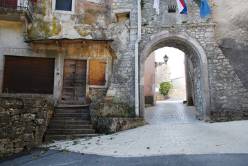 Fototapeta na wymiar Pican Entrance Arch