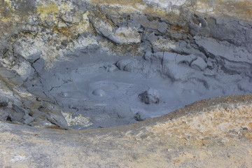 Heiße Schlammtöpfe im Hochtemperaturgebiet Hverarönd auf Island