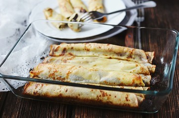 Блины с начинкой из мака и меда