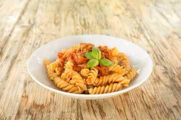 Fusilli con salsa al pomodoro e carne, Italian Pasta