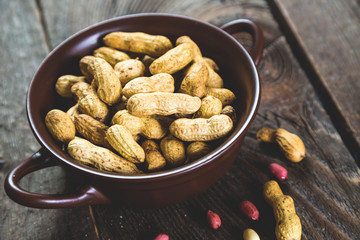Peanuts in shell