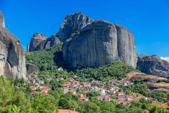 Fototapeta View of Meteora in kalabaka Greece from the hotel window