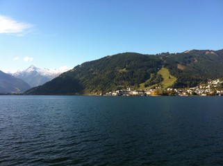 Fototapeta premium View To Lake Zell Zell am See & Kitzsteinhorn