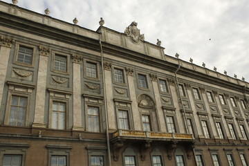 Старинный дом на Дворцовой Набережной