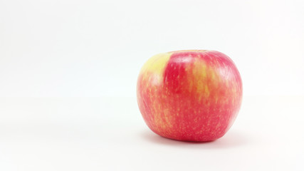 Fototapeta na wymiar isolated apple in front view