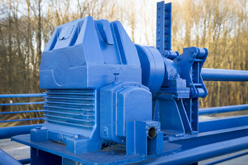 Blue mechanism