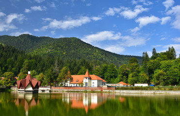 Obraz premium Lake house in Tusnad village resort, Covasna region - Romania