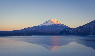 Fototapeta na wymiar Mountain Fuji and lake motosu in autumn season