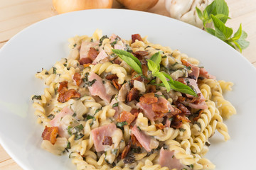penne pasta with cream sauce