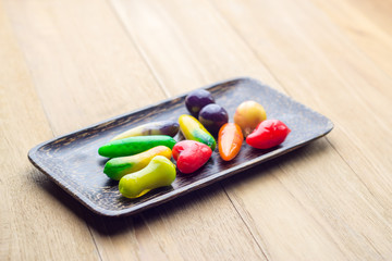 deletable imitation fruits in coconut shell plate