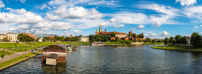 Royal Wawel Castle in Crakow - River Wisla - obrazy, fototapety, plakaty
