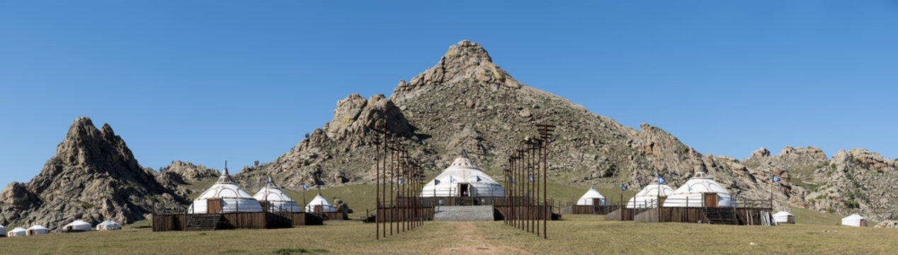 Eine Nachbildung des historischen Feldlagers von Dschingis Khan (geboren etwa 1155-1162, gestorben um 1227)