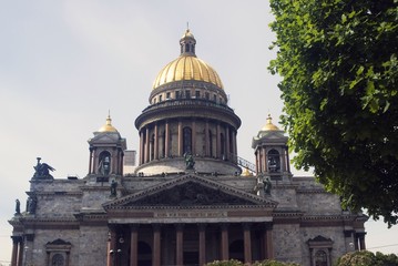 Fototapeta na wymiar Saint Isaak Cathedral in Saint-Petersburg city, Russia.