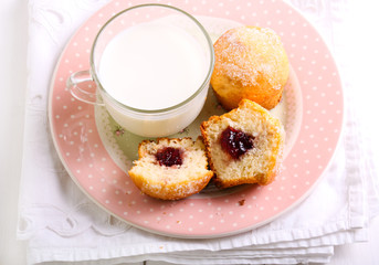 Jam doughnut muffins