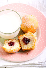 Jam doughnut muffins