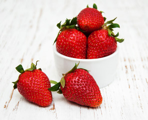 Bowl with strawberries