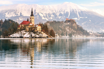 Fototapeta na wymiar Church of the Assumption on the island in lake Bled