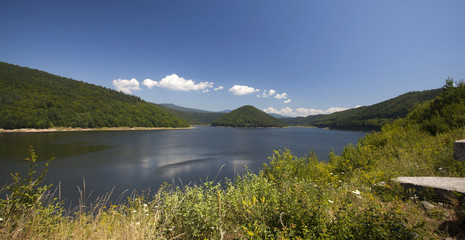 Fototapeta na wymiar Lake in the mountains