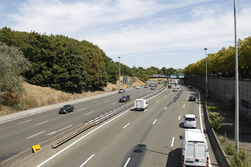 Trafic routier sur le périphérique à Paris