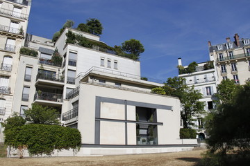 Immeuble moderne avec terrasses à Paris