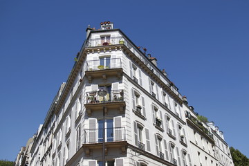 Immeuble ancien du quartier Montmartre à Paris