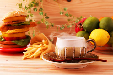 コーヒーとハンバーガーセット