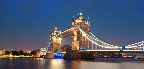 Obraz premium Tower Bridge at night