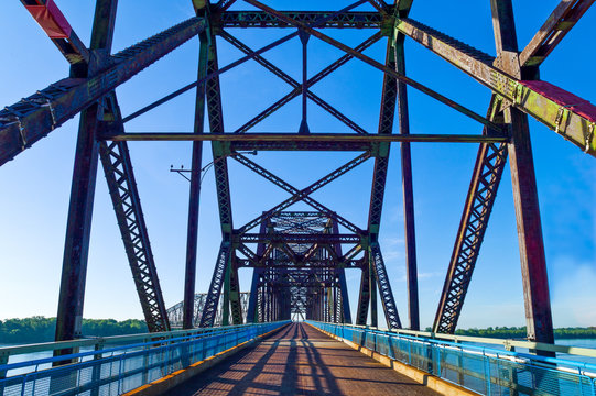 U.S.A. Missouri, St Louis area, Route 66, the old Chain of Roks bridge on the Mississippi river