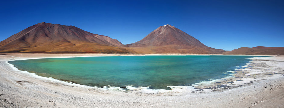 Green Lagoon (Laguna Verde), Altiplano, Bolivia