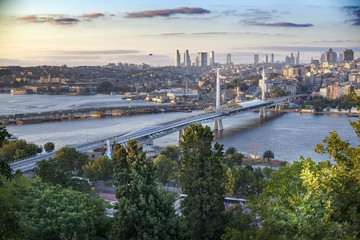 Fototapeta na wymiar Puentes en el estrecho del Bósforo. Estambul.