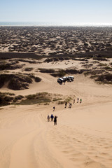 Fototapeta na wymiar Deserto della Namibia, in fondo l'oceano