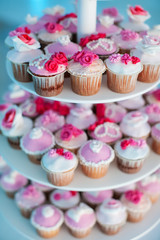 stand with cupcakes