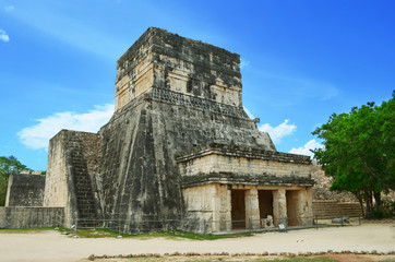 Fototapeta na wymiar Mayan pyramids in Mexico