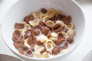 Chocolate cornflakes with milk