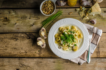 Tortellini with blue cheese sauce