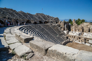 Side Amphitheater