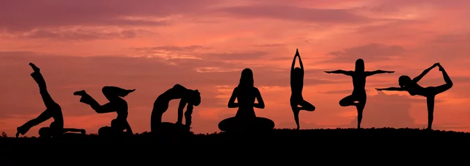 Fototapeten Silhouette einer schönen Yoga-Frau © geargodz