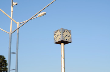 Public minimal clock