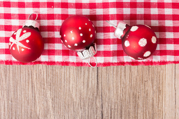 Rote Weihnachtskugeln