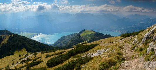 Fototapeta premium Wanderweg zum Schafberggipfel