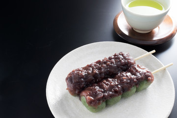 草団子　緑茶