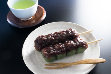 草団子　緑茶